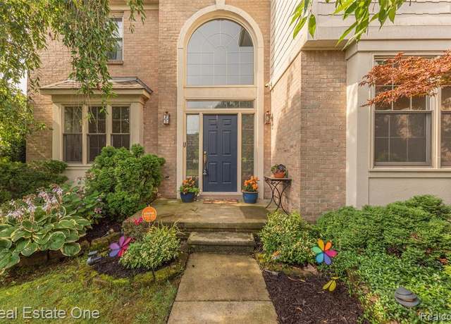 Property at 558 Highlands Dr, Canton, MI 48188 3073, 4 beds, 3.5 baths