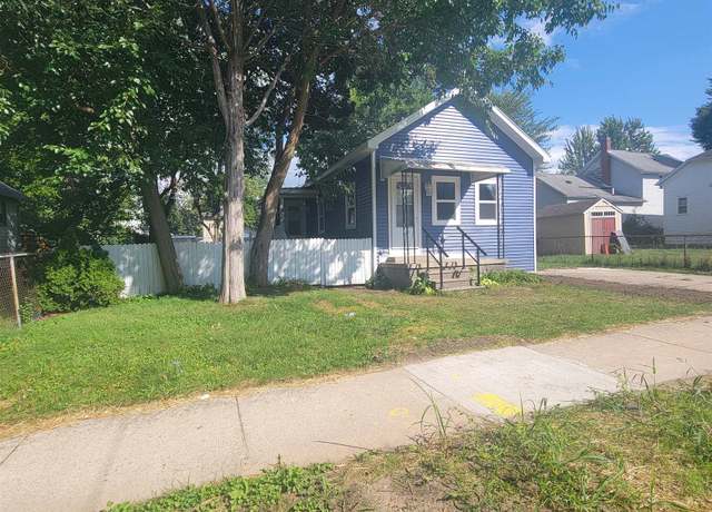 Property at 604 N Catherine St, Bay City, MI 48706, 2 beds, 1 bath
