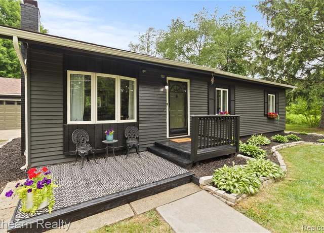 Property at 10129 Nimphie Rd, Fenton, MI 48430 9229, 2 beds, 1 bath
