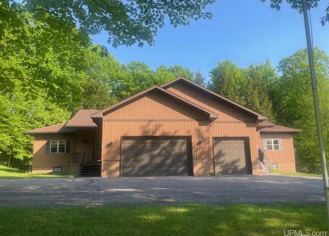 Property at 737 Grove St, Marquette, MI 49855, 4 beds, 5 baths