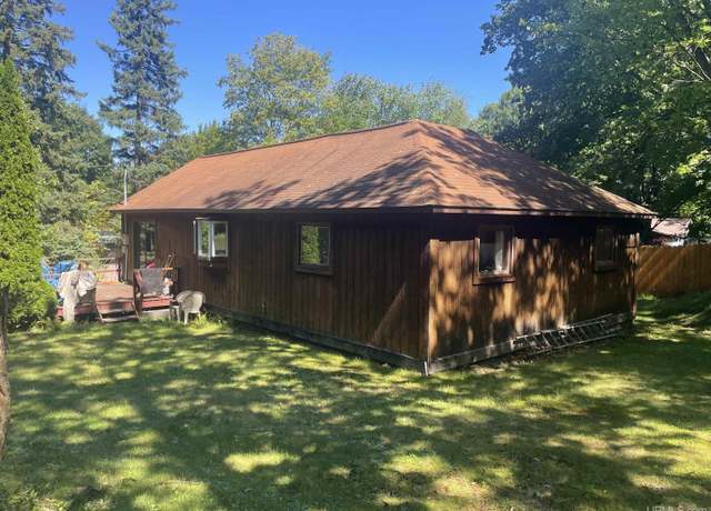 Property at 2363 Allen St, Marquette, MI 49855, 2 beds, 1 bath