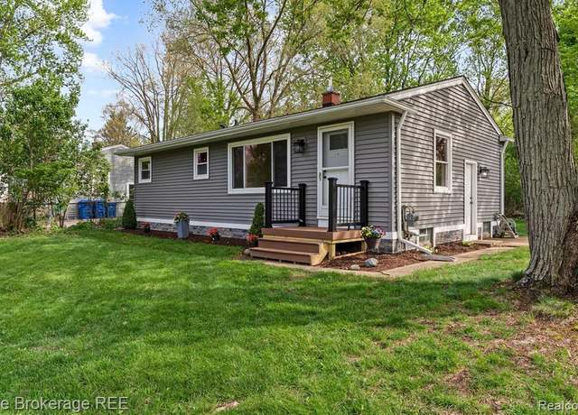 Property at 5857 BERKLEY Dr, Waterford, MI 48327 2609, 3 beds, 1.5 baths