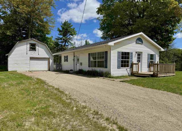Property at 3256 Hilts Rd, Gladwin, MI 48624, 2 beds, 1 bath