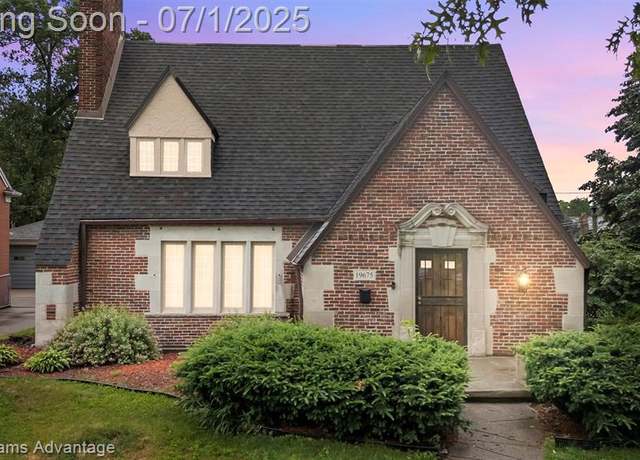 Property at 19675 Stratford Rd, Detroit, MI 48221 3501, 4 beds, 3.5 baths