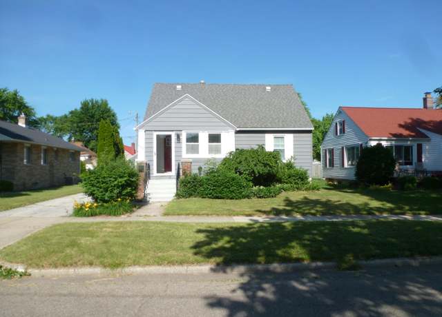 Property at 602 S Mclellan St, Bay City, MI 48708, 4 beds, 1.5 baths