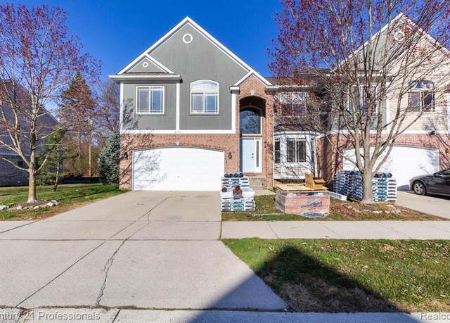 Property at 6173 ELARZ Dr, Troy, MI 48085 1372, 4 beds, 2.5 baths