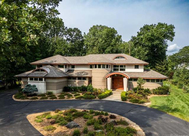Property at 1000 Forest Ln, Bloomfield Hills, MI 48301 4112, 4 beds, 5.5 baths