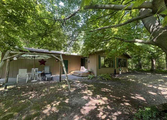 Property at 3105 N Euclid Ave, Bay City, MI 48706-1348, 2 beds, 2 baths
