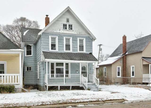 Property at 1519 OAK St, Port Huron, MI 48060 6113, 5 beds, 2 baths