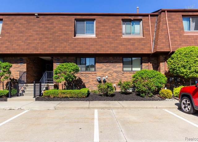 Property at 38554 Lanse Creuse St, Harrison Twp, MI 48045 3484, 2 beds, 1.5 baths