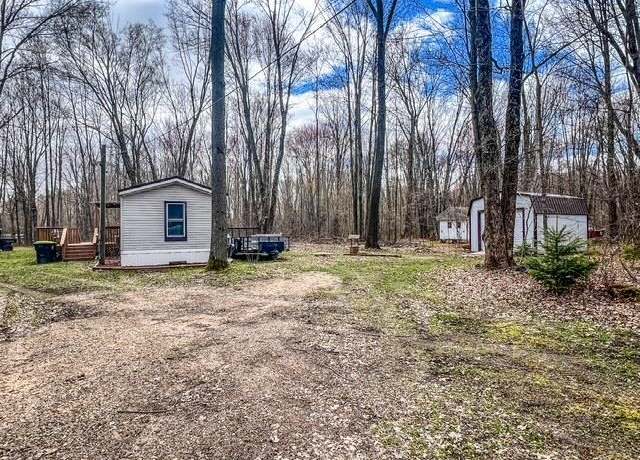 Property at 6220 Maple Trl, Harrison, MI 48625, 3 beds, 2 baths