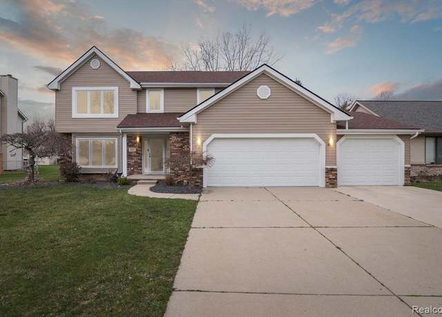 Property at 925 DONNALEE Dr, Monroe, MI 48162 5107, 4 beds, 3.5 baths