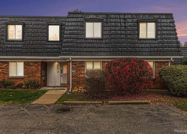 Property at 1834 COLONIAL VILLAGE Way #2, Waterford, MI 48328 1939, 2 beds, 1 bath