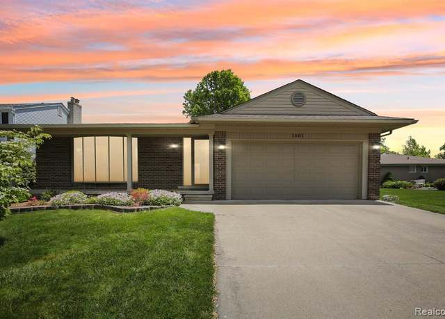 Property at 1601 Trail Dr, Trenton, MI 48183 1806, 4 beds, 2.5 baths