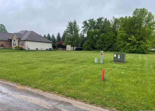Property at 5168 SANDALWOOD Dr, Grand Blanc, MI 48439 4263