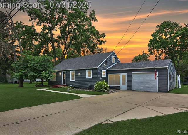 Property at 15890 Brook Rd, Lansing, MI 48906 1464, 3 beds, 1 bath