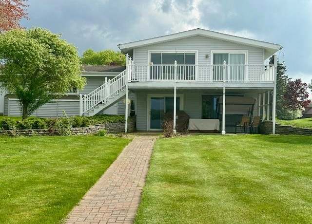 Property at 1094 Fairway Dr Lot : 97, Lake Isabella, MI 48893, 3 beds, 2 baths