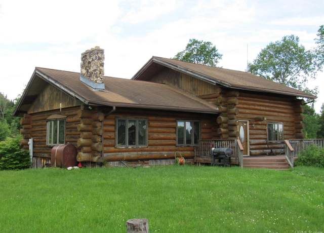 Property at 34386 Younggren Rd, Covington, MI 49919, 3 beds, 2.5 baths