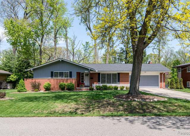 Property at 16229 SOUTHAMPTON St, Livonia, MI 48154 2517, 3 beds, 2 baths