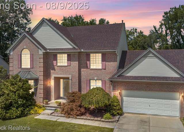 Property at 2931 Briarwood Dr, Troy, MI 48085 1156, 4 beds, 2.5 baths