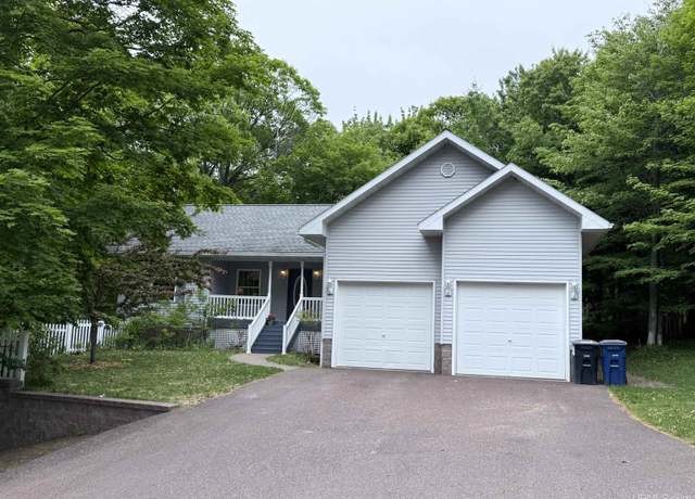 Property at 2003 Spruce Ln Ln, Houghton, MI 49931, 4 beds, 3 baths