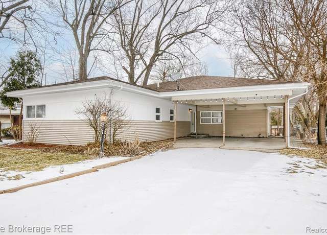Property at 707 COUNTRY CLUB Ln, Flint, MI 48507 1874, 3 beds, 2.5 baths