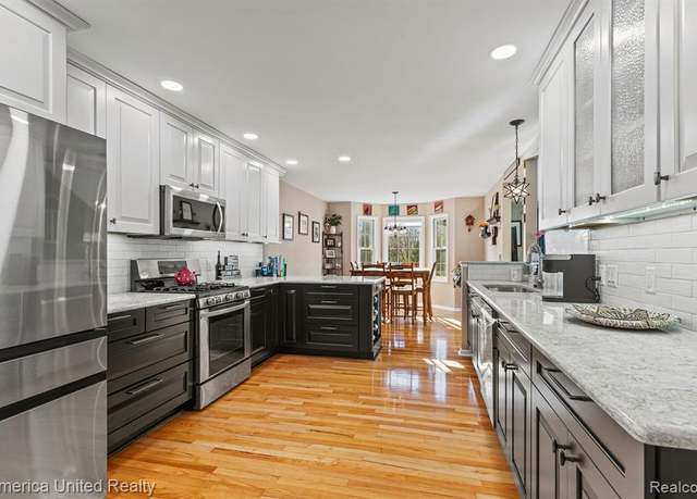 Property at 6240 Northridge Hills Dr, Brighton, MI 48116 3710, 3 beds, 3 baths