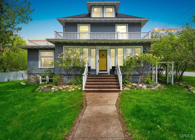Property at 624 E G St, Iron Mountain, MI 49801, 5 beds, 3.5 baths