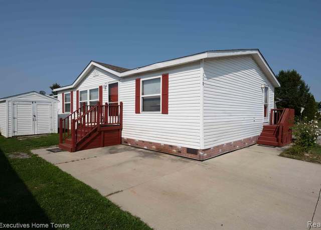Property at 158 Southbrook Ct, Port Huron, MI 48060, 3 beds, 2 baths
