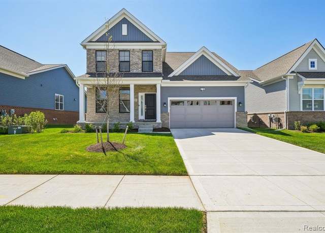 Property at 5534 HELMSDALE Blvd, West Bloomfield, MI 48322 1110, 4 beds, 2.5 baths