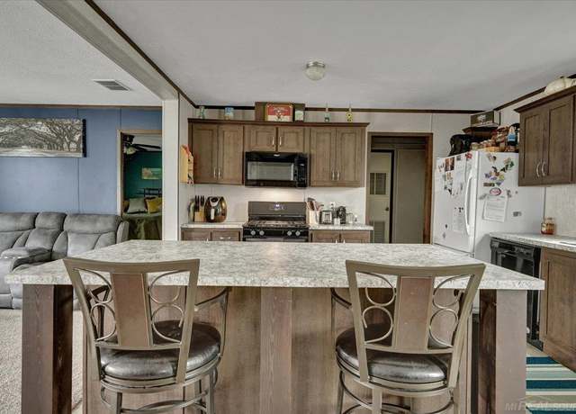 Property at 9608 Storypointe Dr #129, Fair Haven, MI 48023, 3 beds, 2 baths
