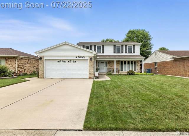 Property at 47095 Corbett Ct, Macomb, MI 48044 2550, 3 beds, 2.5 baths