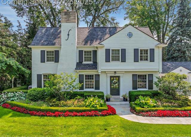 Property at 51 Lochmoor Blvd, Grosse Pointe Shores, MI 48236 1749, 6 beds, 4 baths