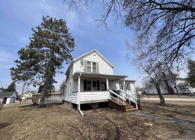 Property at 1102 Minnesota Ave, Gladstone, MI 49837, 4 beds, 2 baths