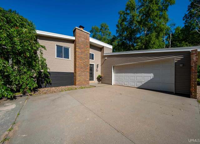 Property at 6 Marquette Dr, Marquette, MI 49855, 4 beds, 2.5 baths
