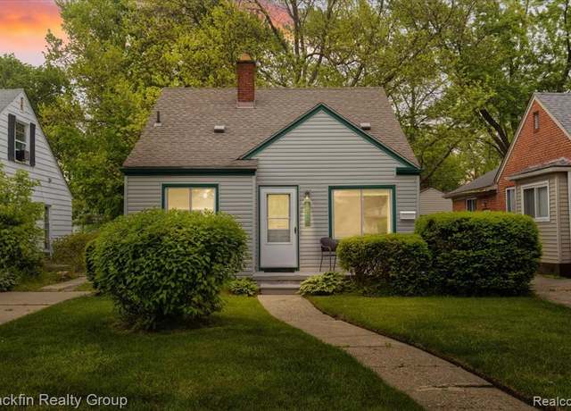 Property at 24350 CLOVERLAWN St, Oak Park, MI 48237 1569, 3 beds, 1 bath