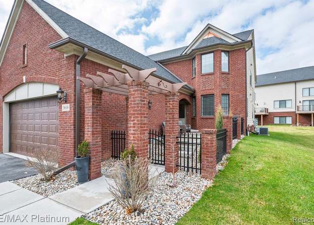 Property at 3616 Bay Harbor Dr, Brighton, MI 48114, 4 beds, 3.5 baths