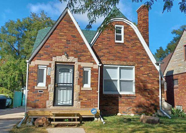 Property at 17319 ILENE St, Detroit, MI 48221 2434, 3 beds, 2.5 baths