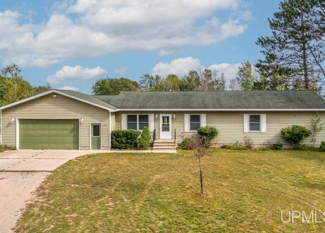 Property at 9518 Bay Shore Dr, Gladstone, MI 49837, 3 beds, 3 baths