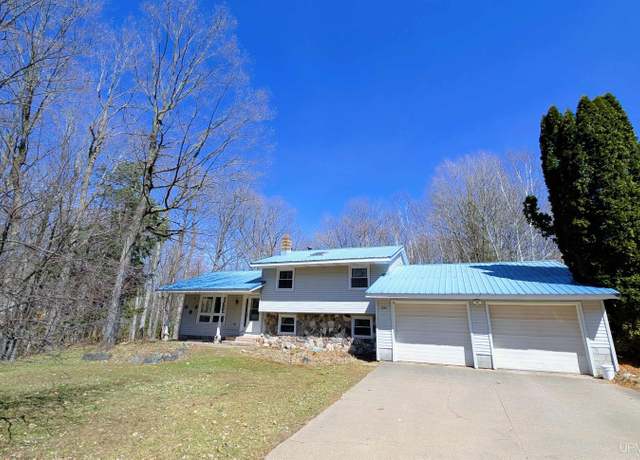 Property at 1390 N Vandenboom Ave, Marquette, MI 49855, 3 beds, 2.5 baths