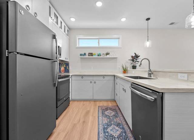 Property at 918 W Front St #6, Traverse City, MI 49684, 3 beds, 3 baths