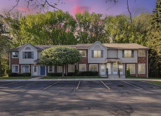 Property at 27627 Harrison Woods Ln, Harrison Twp, MI 48045, 2 beds, 1 bath