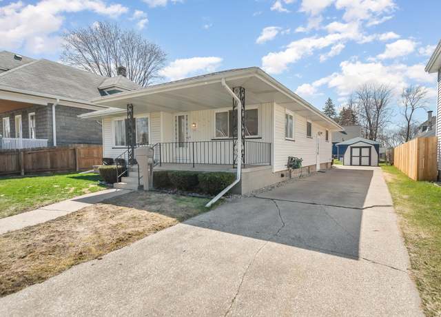 Property at 1402 S Warner St, Bay City, MI 48706, 3 beds, 2 baths