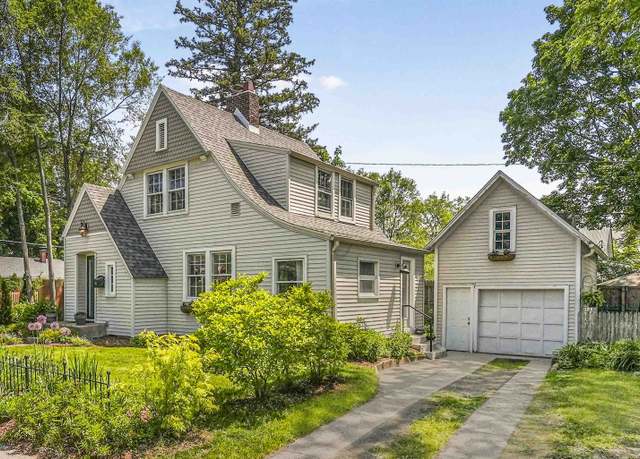 Property at 701 Sixth St, Traverse City, MI 49684, 2 beds, 1.5 baths
