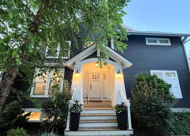 Property at 4673 Macatawa Legends Blvd, Holland, MI 49424 7457, 4 beds, 3.5 baths