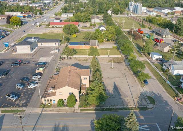Property at 35 S COURT St, Lapeer, MI 48446 2506