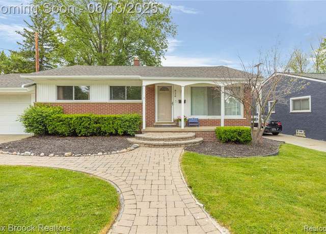 Property at 828 W Baker Ave, Clawson, MI 48017 1464, 3 beds, 1.5 baths