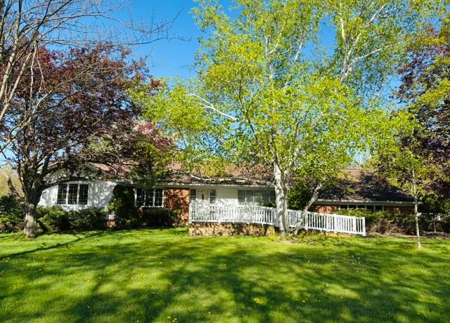 Property at 4738 Maplewood Dr, Bay City, MI 48706, 3 beds, 2.5 baths