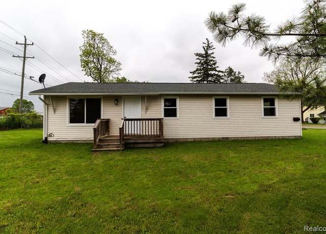 Property at 519 S Elm St, Lapeer, MI 48446 2532, 4 beds, 1 bath