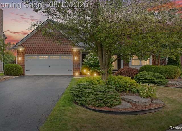 Property at 1228 Parkland Rd, Lake Orion, MI 48360 2804, 4 beds, 2.5 baths